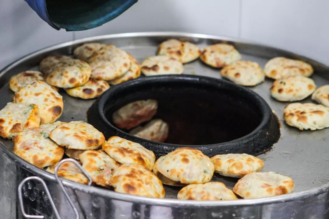 挣钱烧饼摆摊卖什么好_摆摊卖烧饼赚钱吗_摆摊卖烧饼挣钱吗