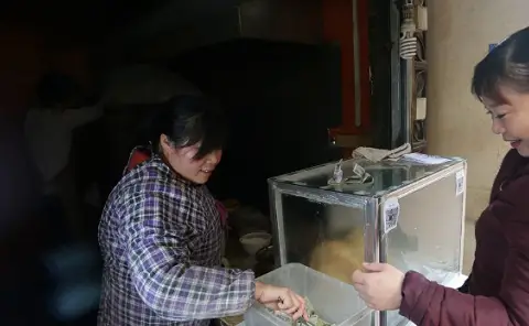 摆摊卖烧饼挣钱吗_挣钱烧饼摆摊卖什么好_摆摊卖烧饼赚钱吗