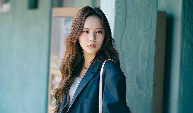 放开那个女巫绿帽改编_放开那个女巫改编小说_有没有放开那个女巫类型的小说