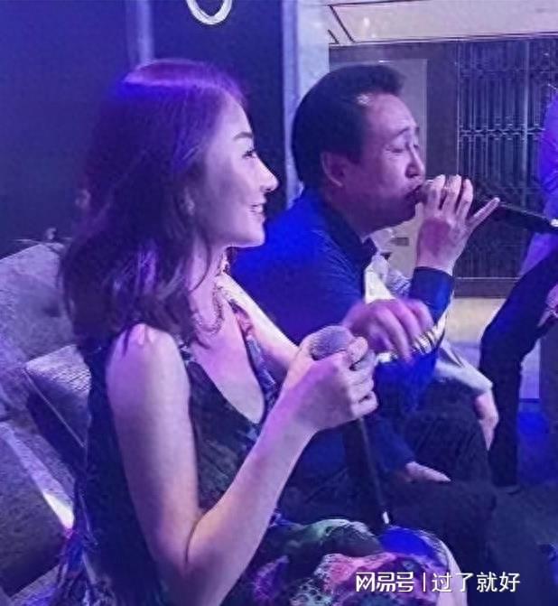 悦步超级舞毯劲舞革命_王广成广场舞火花劲舞_劲舞团舞团周贡