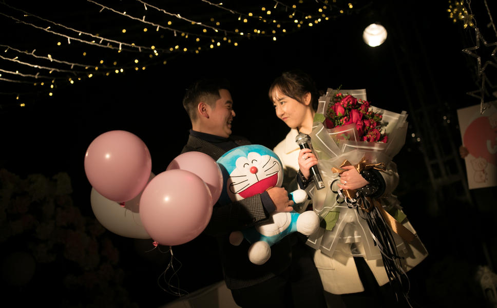 电影院求婚案例-电影院求婚，观众热泪盈眶