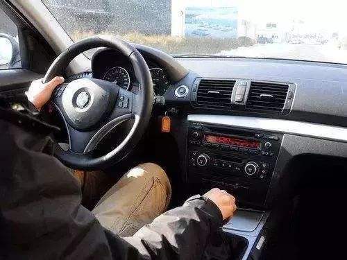 老司机也有翻车的句子_老司机翻船_老司机翻车了是啥意思