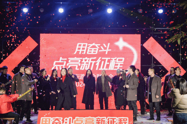 成龙踢馆 下载-成龙踢馆下载大揭秘！官方 vs. 第三方 vs. 论坛，哪个更靠