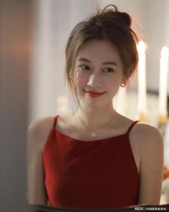 清纯靓丽气质不凡美女_清纯靓丽气质美女视频_气质很清纯