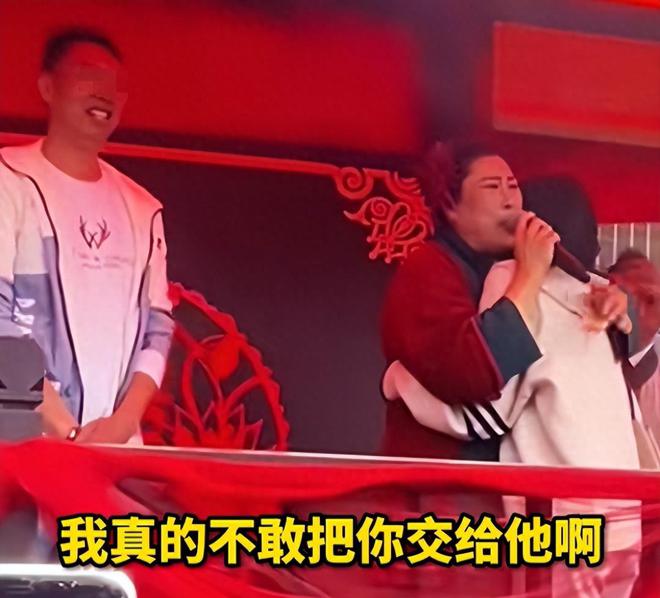 阿sue找男友_男友找我借钱突然很反感_男友找算命看婚姻