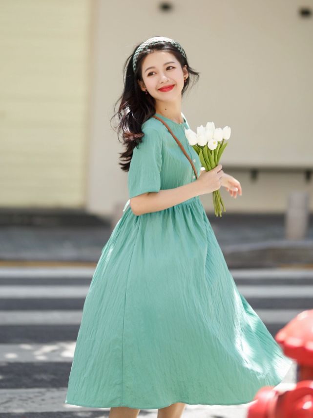 黑白连衣裙优点_黑白条纯棉的连衣裙反正面都能穿是什么牌子_黑白连衣裙牌子能正面纯棉穿吗