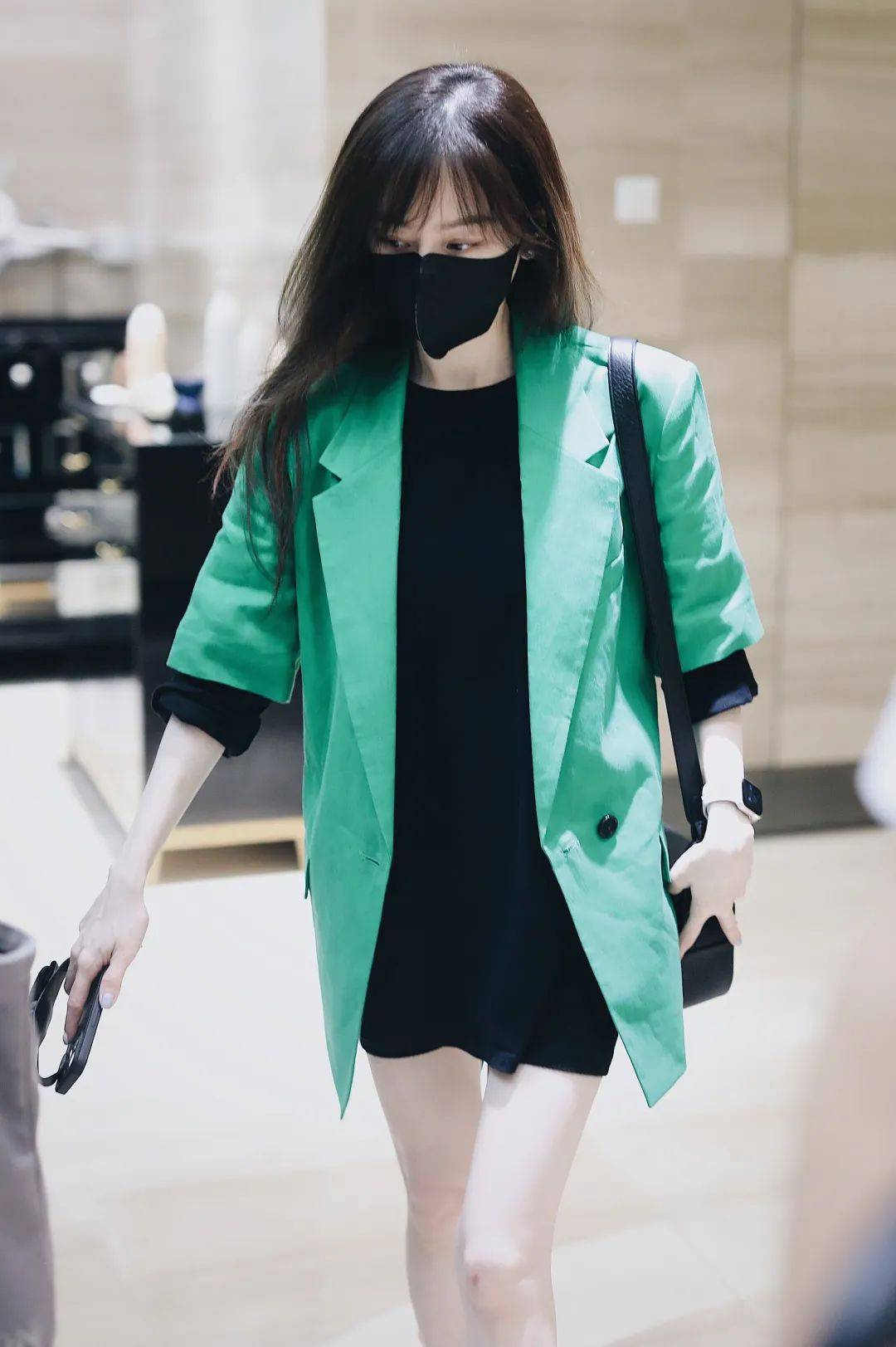黑白条纯棉的连衣裙反正面都能穿是什么牌子_黑白连衣裙优点_黑白连衣裙牌子能正面纯棉穿吗