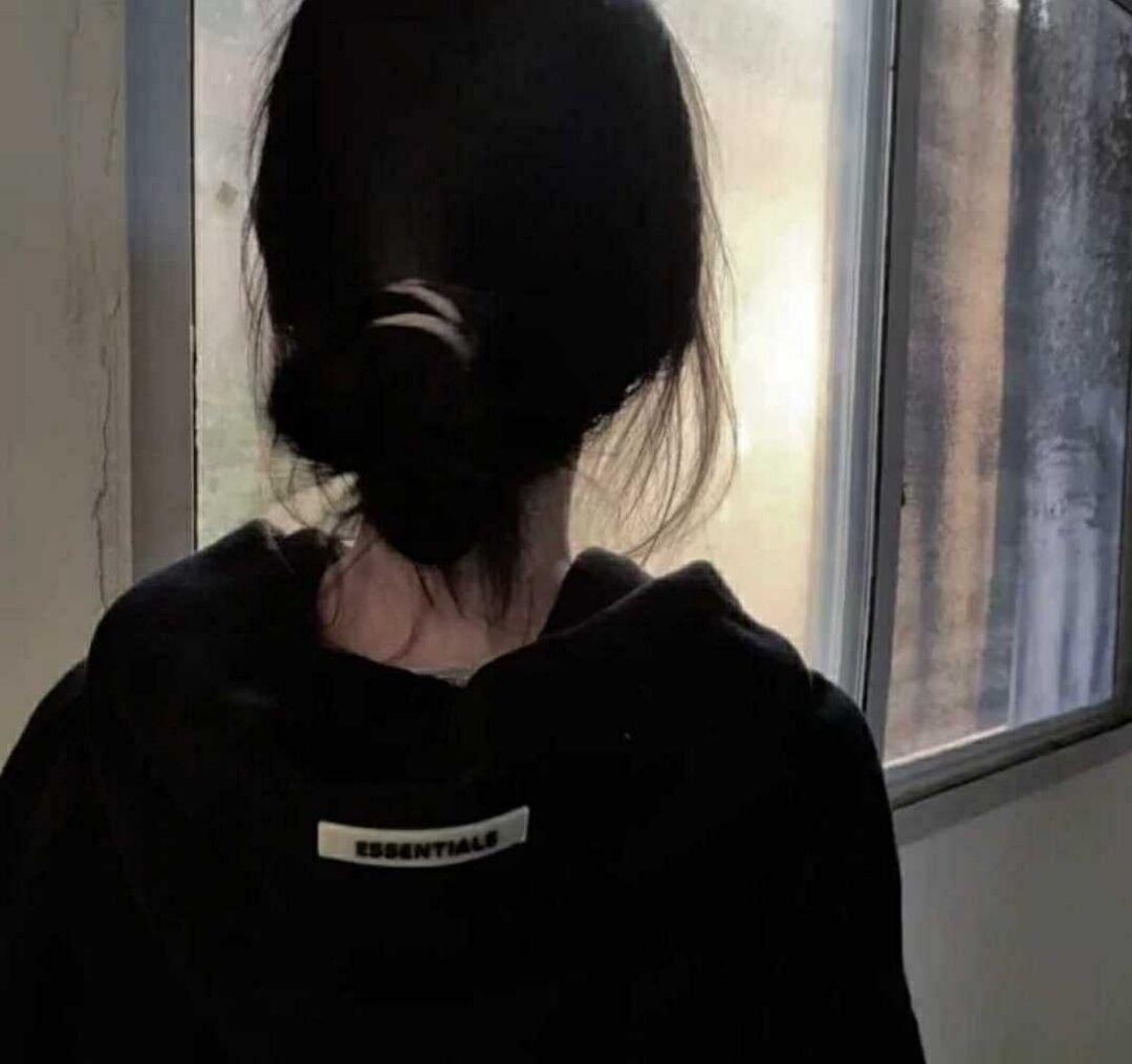 雾散尽方见足下打一个字_雾散尽是什么意思_何时雾散尽