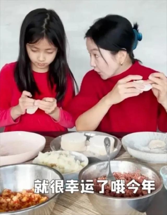 穿比基尼滑雪叫什么_日本美女明星穿比基尼打雪仗_穿着比基尼滑雪