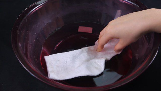 透明胶粘后怎样擦掉-透明胶痕迹怎么去除？这几个小妙招让你轻松搞定