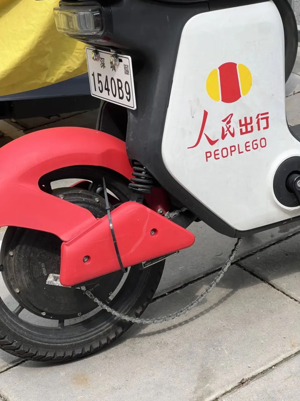 载人共享电动车_共享单车花式载人_共享单车载人神器