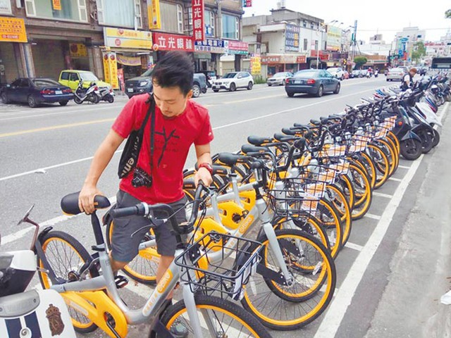 载人共享电动车_共享单车花式载人_共享单车载人神器