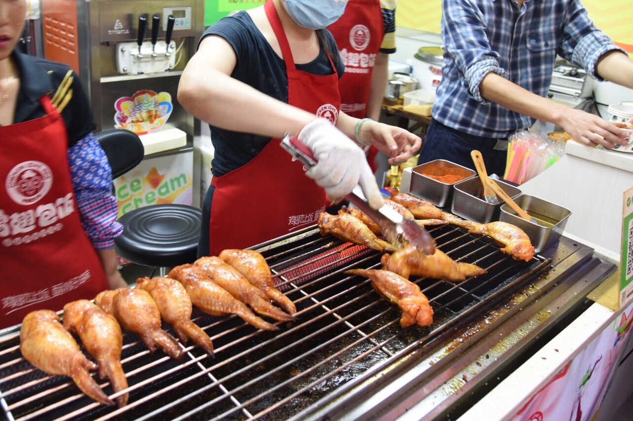 深圳之夜_深圳夜听男主持人刘筱_深圳桑拿夜蒲论坛