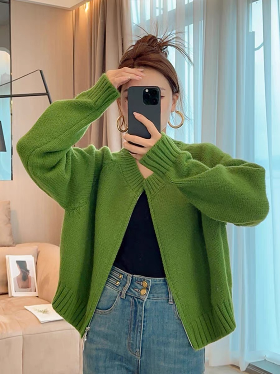 新款秋季服装品牌_秋季新款衣服_秋季服装新款