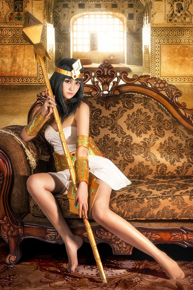英雄联盟豹女ad-英雄联盟豹女 AD：野性美与高难度操作的完美结合